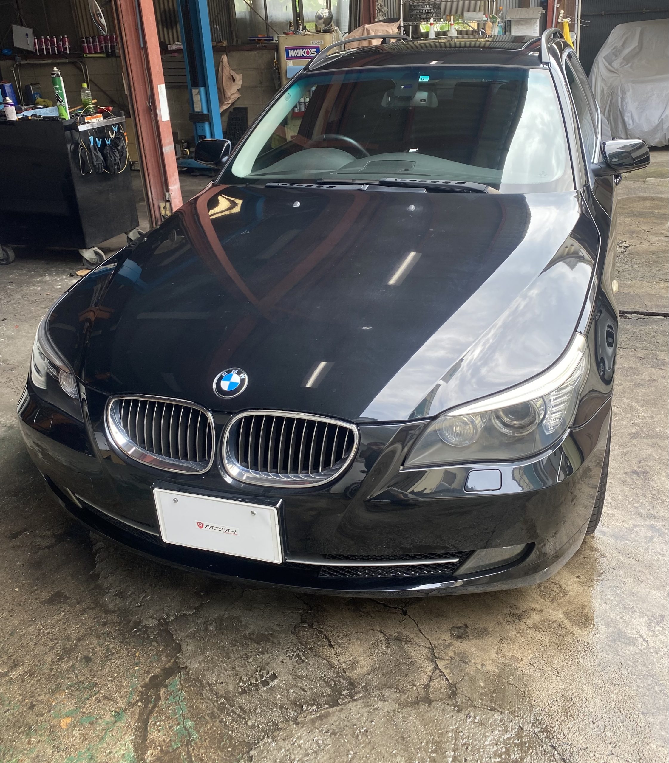 BMW525i(E60)室内に水が溜まる。